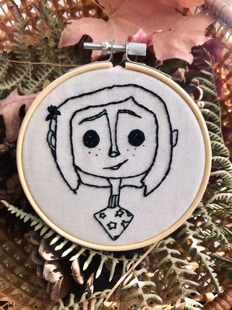 Coraline Line Art, Coraline Hand, Coraline Cricut, Coraline Embroidery, Horror Embroidery Patterns, Movie Embroidery, Coraline Felt Doll, Cat Embroidery Design, Embroidered Wall Art