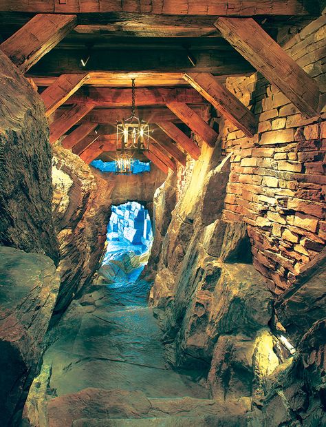 A Castle on a Hill Cave House Underground Homes, Houses On Mountains, Cabin Castle, Castle House Interior, Case Sotterranee, Castle Houses, Castle On A Hill, Castle Homes, Cave Houses