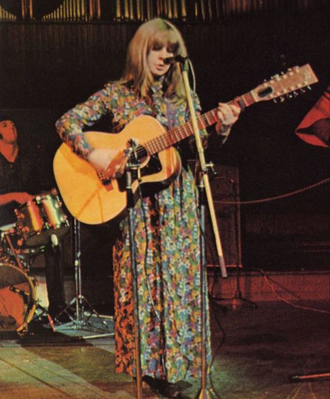 Sandy Denny, Fairport Convention, Folk Musician, Petula Clark, Little Britain, Number Eight, 1960's Fashion, Easy Lessons, Folk Rock