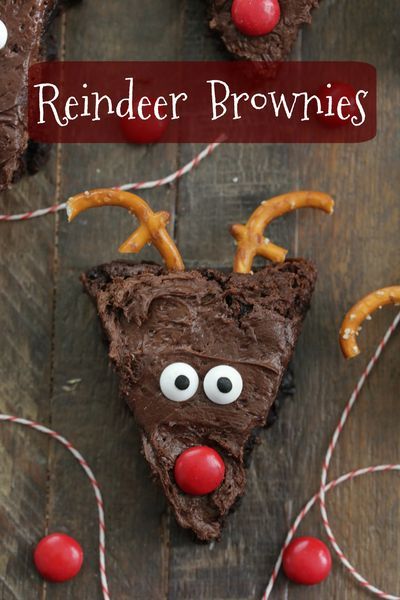 Reindeer Brownies Christmas Treats, Reindeer Brownies With Pretzels, Brownie Reindeer, Christmas Themed Snacks, Reindeer Brownies, Reindeer Brownie, Frosted Brownies, Baking Competition, Christmas Bakes