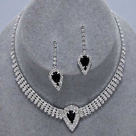 Black and clear diamante crystal necklace/choker set available from WWW.GlitzyGlamour.co.uk only £13.99 (available in other colours) Black Diamond Choker, Black Diamond Necklace, Prom Jewelry, Ankle Chain, Diamond Choker, Jewelry Choker, Black Necklace, Girls Necklaces, Black Crystals