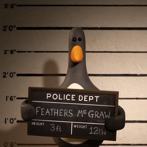 Wallace And Gromit Penguin, Wallace And Gromit Characters, Feathers Mcgraw, Noot Noot, Wallace And Gromit, Aardman Animations, Funny Yugioh Cards, Shaun The Sheep, Cat Meme