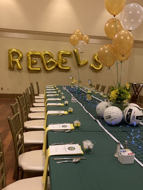 Volleyball Table Decorations, Volleyball Centerpieces Ideas, Athletic Banquet Decorations, Sports Banquet Ideas, Volleyball Banquet Ideas, Volleyball Decorations, Volleyball Decor, Volleyball Banquet, Athletic Banquet