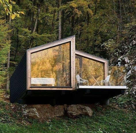 Design Casa Piccola, Lake Bled, Have Inspiration, Floating House, Container House Design, Tiny House Cabin, Small Cabin, Modern Cabin, Shipping Container Homes