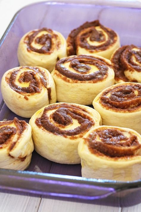 Pizza Dough Cinnamon Rolls, Recipe Pizza Dough, Biscuit Cinnamon Rolls, Easy Cinnamon Rolls Recipe, Sweet Pizza, Rolls Easy, Cinnamon Rolls Easy, Rasa Malaysia, Butter Bars