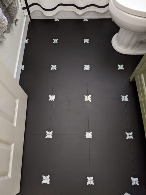 Can You Paint Tile, Painted Tile Floor, Hand Painted Floor, Painting Linoleum Floors, Painted Bathroom Floors, Black Bathroom Floor, Painting Bathroom Tiles, Paint Tile, Painted Bathroom