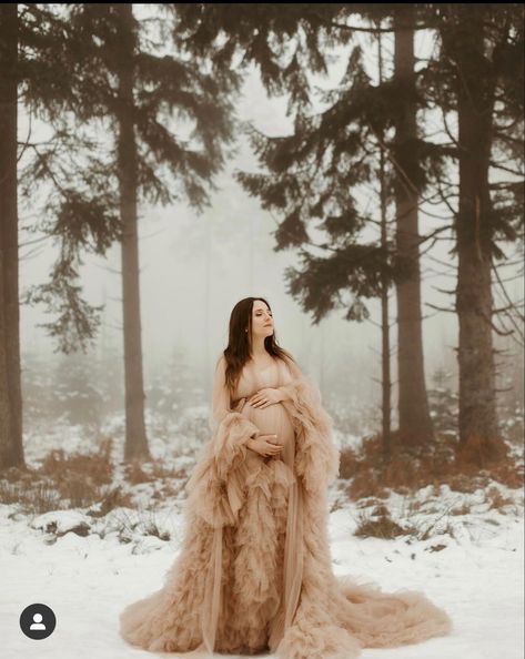 Fluffy Robe Maternity Shoot, Winter Maternity Picture Dress, Christmas Maternity Pictures Outfits, Gown Maternity Pictures, Tulle Maternity Dress Photoshoot Outdoor, Maternity Shoot Goddess, Winter Maternity Pictures Single Mom, Maternity Photography Fluffy Dress, Winter Snow Maternity Photoshoot