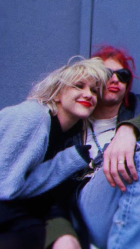 Cellphone Wallpaper Hole Wallpaper, Courtney Love Wallpaper, Teenage Kurt Cobain, Kurt Cobain Aesthetic Grunge, Courtney Love Kurt Cobain, Kurt Cobain And Courtney Love, Curt Cobain And Courtney Love, Kathleen Hanna, Kurt Cobain And Krist Novoselic