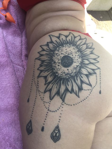 Tattoos On Buttocks For Women, Bum Tattoo, Sunflower Tattoos, Sunflower Tattoo, Year 2024, Dreamcatcher Tattoo, Inspirational Tattoos, Geometric Tattoo, Sunflower