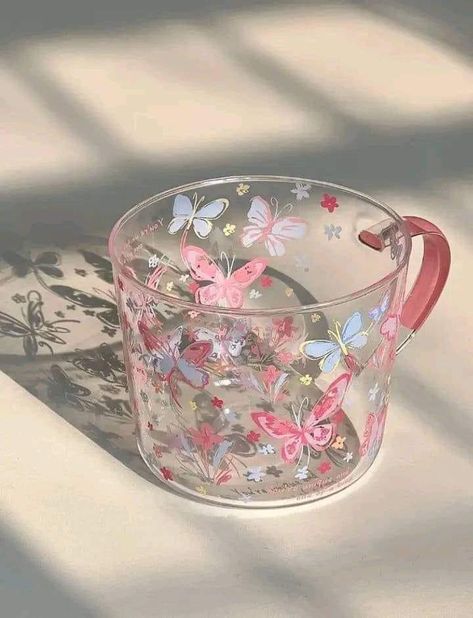 Bllury (@Bllury) on X Cute Mugs Aesthetic, Mugs Aesthetic, Butterfly Cup, Queen Of Hearts Makeup, Aesthetic Artsy, Nautical Aesthetic, Crockery Design, Business Aesthetic, Desain Pantry