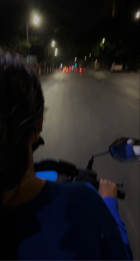 Snapchat Story Activa Night, Night Couple Snap, Night Scooty Rides Snap, Scooty Snap Pics, Night Snap With Friends, Girl Riding Scooty, Scooty Snaps Girl, Bike Snap Night, Scooty Rides Snap