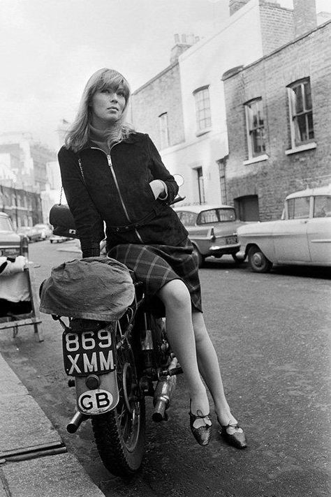 Nico photographed by Philip Townsend Christa Päffgen, The Velvet Underground, Jane Russell, Swinging 60s, Swinging London, Chelsea Girls, Gene Kelly, Mae West, Swinging Sixties