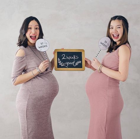 Friends Pregnant Together, Sister Maternity Pictures, Friend Pregnancy Photos, Pregnant Best Friends, 27 Weeks Pregnant, Pregnant Sisters, Maternity Photoshoot Poses, Baby Friends, Sisters Photoshoot