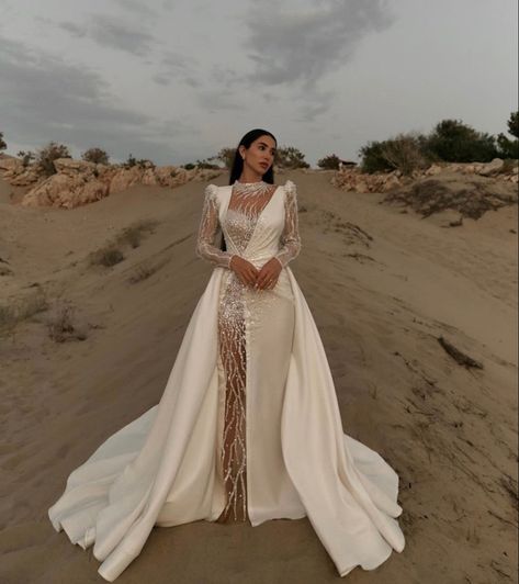 Wedding Dresses With Overskirt, Overskirt Wedding Dress Removable, African Wedding Theme, Detachable Wedding Dress, Midi Wedding Dress, Pinup Vintage, Heavenly Bodies, Prom 2023, Sleeve Ideas