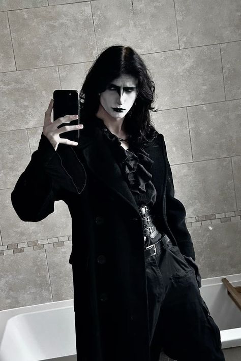 Goth Outfits Men, Goth Fashion Men, Goth Male, Goth Guy, Types Of Goth, Goth Men, Goth Fits, Corpse Paint, Gothic Men