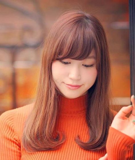 medium hairstyle with side bangs for round faces Swept Bangs Short Hair, Hair Cuts With Side Bangs, Side Swept Bangs Short Hair, Long Bob Balayage, Bangs Short Hair, Medium Hairstyle, The Right Hairstyles, Brown To Blonde Ombre, Bangs Side