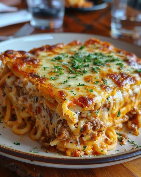 Million Dollar Spaghetti Casserole... - Delicious recipes Million Dollar Spaghetti Casserole, Fried Capers, Million Dollar Spaghetti, Bar Buffet, Spaghetti Casserole, Favorite Pie, Lemon Sauce, Pastry Blender, Quick Oats