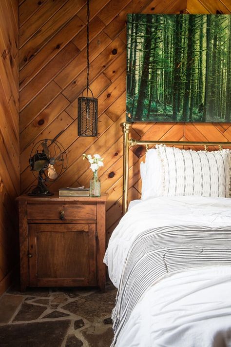 Another curse of orange knotty pine walls Rustic Cottage Bedroom, Cottage Bedroom Ideas, Knotty Pine Walls, Small Guest Rooms, Building A Cabin, Luxe Bedroom, The Stables, Wood Walls, Pine Walls