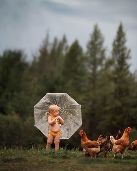 Duck Photography, Kids Barn, 2nd Birthday Photos, Easter Photoshoot, Easter Photography, Toddler Photoshoot, Toddler Photos, Farm Photography, Chicken Lady