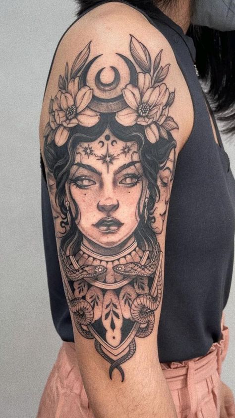 Goddess Tattoos, Tattoos For Boys, Portrait Tattoo Sleeve, Face Tattoos For Women, Clever Tattoos, Goddess Tattoo, Upper Arm Tattoos, Bicep Tattoo, Medusa Tattoo