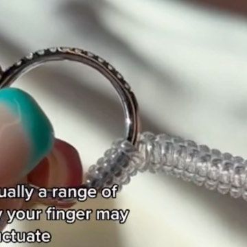 Cullen Jewellery | Custom Engagement Rings on Instagram: "If you struggle with finding the perfect ring size, TRY THIS!! 💍🤍 Its a great way to tighten your ring on days it fits a little loose. Ring size can fluctuate for a number of reasons including health and the temperature outside and sometimes permanently resizing the ring isn’t an option✨ So here’s a great little (cheap) hack that may help💍 #ringsize #engagementrings #bridetobe2023 #finejewelry #ringhack #diyhackslife #engaged #rings Engaged Rings, Resize Ring, Custom Engagement Rings, It Fits, Custom Engagement Ring, Perfect Ring, Life Hacks, Ring Size, Fine Jewelry