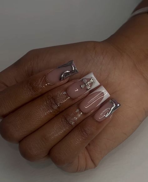 Pink N Silver Nails, Birthday Nails Silver, Pink And Silver Nail Designs, Silver Pink Nails, Grey Nails Acrylic, Nailart Cute, Grey Nails, Acrylic Toe Nails, Sassy Nails