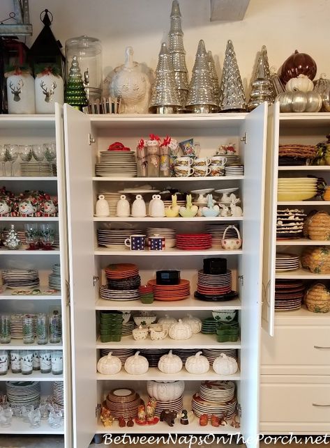 Storage Ideas for Holiday Dinnerware, Dishes Storage For Serving Platters, Dish Organizer Ideas, Dish Room Ideas, Ideas For Storing Vases, Storing China Dishes Ideas, Dinnerware Organization Cabinets, Dishes Storage Ideas, Platter Storage Ideas, China Storage Ideas