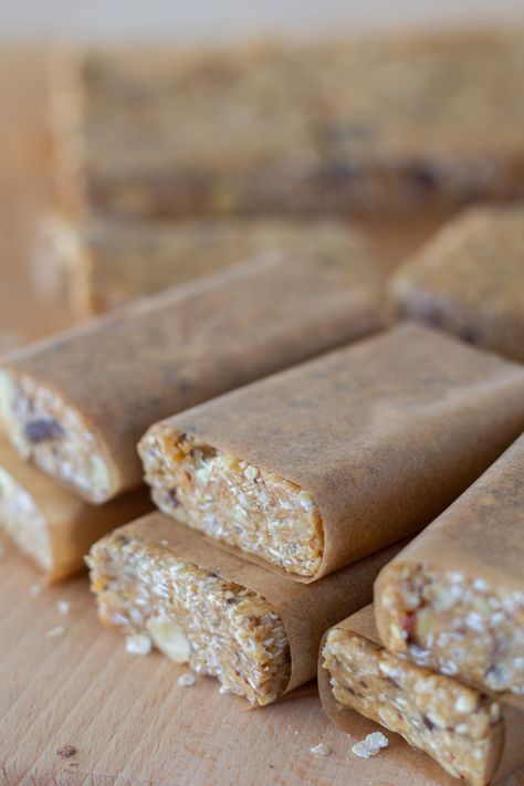 Easy and Healthy Granola Bars - Handmade Farmhouse Mediterranean Diet Granola Bars, Food Processor Granola Bars, Granola Bars No Honey, Thm Granola Bars, Granola Bars Recipe Healthy, Baked Granola Bar Recipe, Diy Chewy Granola Bars, Clif Bars Recipe, Simple Granola Bars