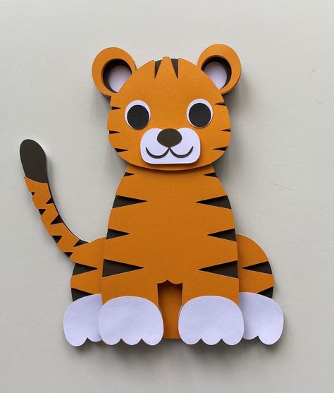 3D Layered Tiger SVG - Free File & Tutorial - Beejui Creations Tiger Craft, Aesthetic Paper, 3d Tiger, Orange Craft, Wood 3d, Cricut Mat, Tiger Crafts, Giraffe Crochet, Paper Animals