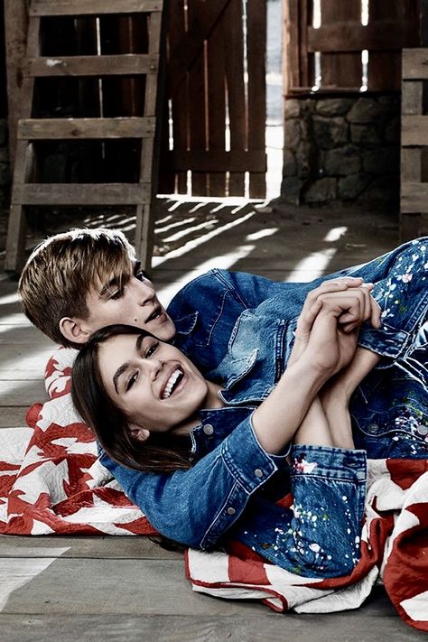 Kardashian Jenner Family, Kaia And Presley Gerber, Presley Gerber, Denim Photoshoot, Kaia Jordan Gerber, Sister Poses, My Calvins, Jenner Family, All In The Family