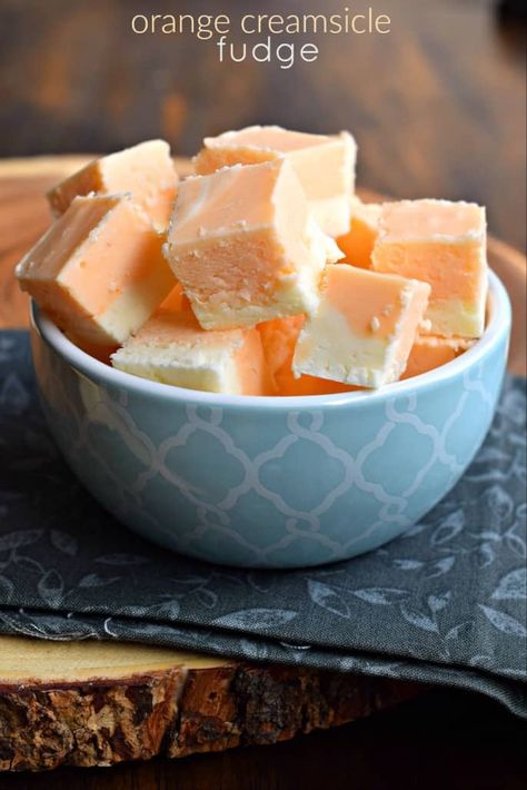 Orange Cream Fudge, Creamsicle Fudge Recipe, Orange Creamsicle Fudge, Creamsicle Fudge, Vanilla Fudge Recipes, How To Make Fudge, Cream Fudge, Citrus Desserts, Shugary Sweets