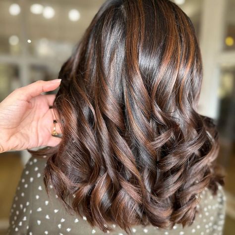 Aditi Dongre | Pick your favourites! 💁🏻‍♀️🧚‍♀️✨ #mocha #cinnamon #cocoa #gold #hazelnut #caramel #chestnut #tones #balayaged #balayagedhair… | Instagram Mocha Hair Color, Dark Hair Styles, Mocha Brown Hair Color, Balayage On Dark Hair, Mocha Brown Hair, Hair Color Styles, Mocha Color Hair, Beige Blonde Balayage, Hair Dye Brands