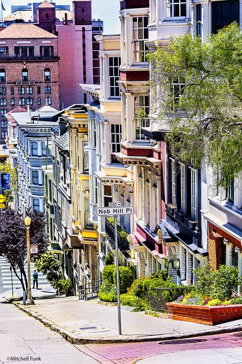 San Francisco Steep Street, Nob Hill San Francisco, San Francisco Buildings, San Francisco Architecture, Usa San Francisco, San Francisco Photography, Summer Moodboard, San Francisco Streets, San Francisco Photos