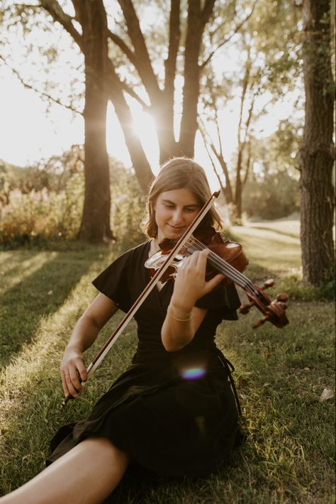 Senior Photos With Violin, Violin Senior Photos, Senior Picture Ideas With Guitar, Saxophone Senior Pictures, Clarinet Senior Pictures, Book Senior Pictures, Violin Senior Pictures, Recital Poster, Violin Pics