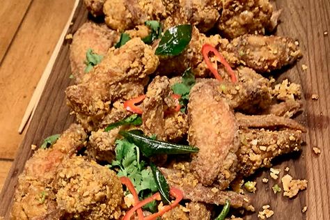 How to make DaiLo's fried Cambodian-style chicken wings - Streets Of Toronto Cambodian Chicken, Wings At Home, Khmer Food, Cooking At Home, Petal Pushers, Fried Chicken Wings, Food Street, Top Chef, Cook At Home