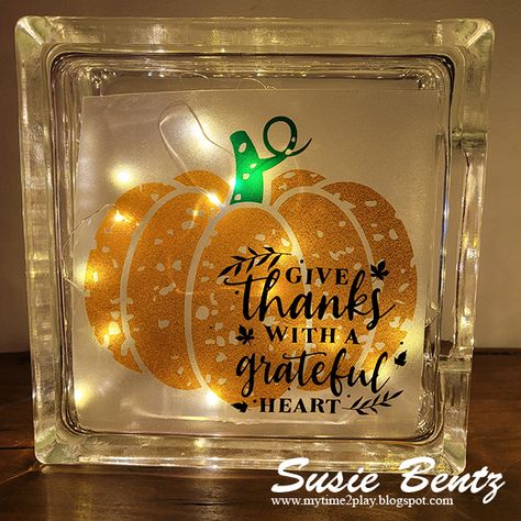 Fall Glass Block Ideas, Christmas Glass Blocks Diy, Thanksgiving Glass Blocks, Fall Glass Blocks, Fall Glass Blocks With Lights, Glass Block Christmas Crafts, Halloween Glass Blocks, Lighted Glass Blocks Diy, Painted Glass Blocks