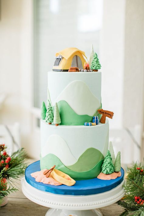 Rv Cake Ideas, Birthday Cake Camping Theme, Outdoor Theme Birthday Cake, Camping Theme Birthday Party Cake, Camp Cake Birthday, Camp Cake Ideas, Camper Cake Ideas, Happy Camper First Birthday Cake, Camping Cakes Birthday