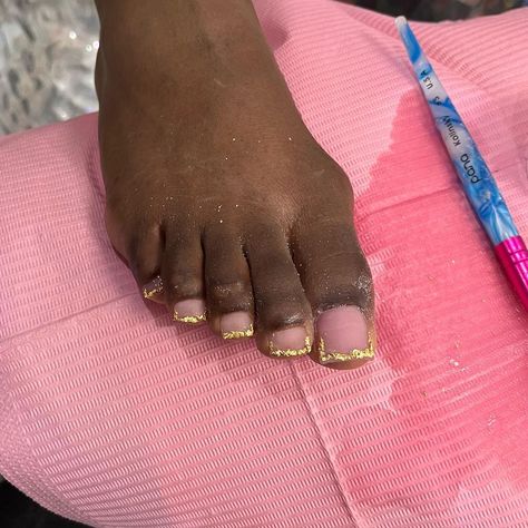 Gold Toe Nails, Gold Tip Nails, French Toe Nails, Glitter Toe Nails, Nyc Nails, Glitter French Tips, Gel Toe Nails, Acrylic Toes, Acrylic Toe Nails