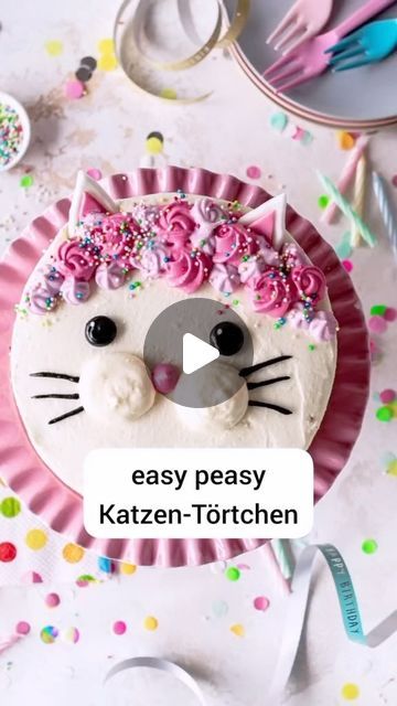 Cat Cake Diy Easy, Easy Cat Cakes For Kids, Cat Cake Decoration, Cat Party Cake, Kitty Cakes Birthdays, Cat Cakes For Kids, Diy Cat Cake, Cat Birthday Cake For Kids, Easy Cat Cake