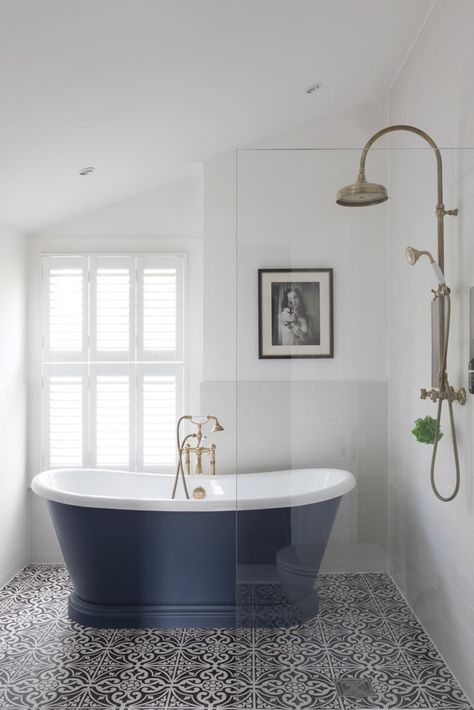 Modern Victorian Bathroom, Victorian Style Bathroom, Bathroom Spotlights, Victorian Terrace House, Bathroom Gallery, Victorian Bathroom, Cottage Bathroom, Keramik Design, Kitchens And Bedrooms