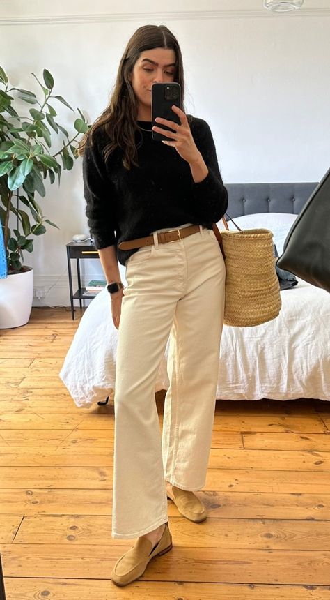 Beige Jeans Outfit, Beige Pants, Casual Work Outfits, Outfit Inspo Fall, Work Wardrobe, Business Casual Outfits, Work Attire, Looks Vintage, Work Fashion