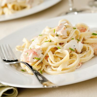 Shrimp Linguine Alfredo, Shrimp Linguini Alfredo, Red Lobster Recipes, Linguine Alfredo, Shrimp Linguini, Tagliatelle Carbonara, Red Lobster Shrimp, Creamy Seafood, Shrimp Linguine