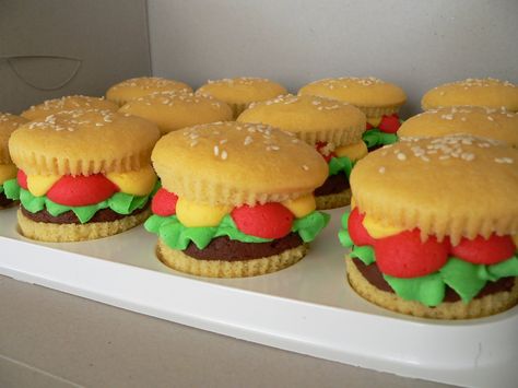 Krabby patty cupcakes Crabby Patty, Burger Cupcakes, Crabby Patties, Krabby Patty, Patty Cake, Spongebob Cake, Spongebob Birthday Party, Bear Cupcakes, Spongebob Party