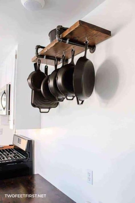 Desain Pantry Dapur, Organiser Cucina, Pan Storage, Desain Pantry, Kitchen Design Diy, Pan Rack, Iron Storage, Diy Kitchen Decor, Diy Kitchen Storage