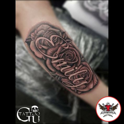 Roses With Names Tattoos For Men, Names With Roses Tattoos, Rose Tattoo With Name For Men, Rose Name Tattoo Men, Roses With Names Tattoos, Name With Roses Tattoo, Name Tattoos With Roses, Rose Tattoos With Names, Flowers With Names Tattoo