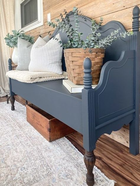 Bench From Headboard, Container Planting Ideas, Upcycle Headboard, Make A Bench, Bed Frame Bench, Repurposed Headboard, Old Bed Frames, Headboard Benches, Old Headboard