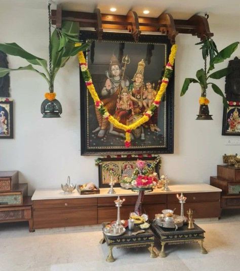 Tanjore Painting Pooja Room, Traditional Wall Painting, Home Mandir, Pooja Door Design, Mandir Decoration, Home Flower Decor, Indian Room Decor, Simple Living Room Decor, Temple Design For Home