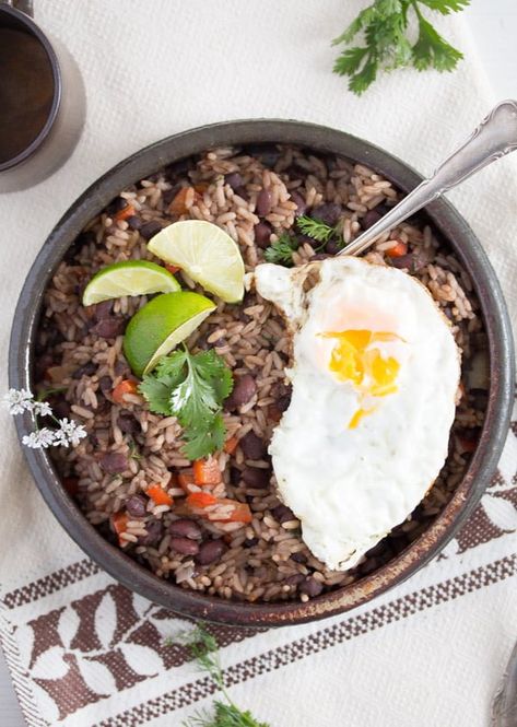 Gallo Pinto – Black Beans and Rice Recipe – Costa Rican Food Black Beans And Eggs Recipe, Black Beans And Rice Recipe, Central American Food, Costa Rican Food, Gallo Pinto, Homemade Beans, South American Recipes, Pinto Bean, Homemade Salsa Recipe