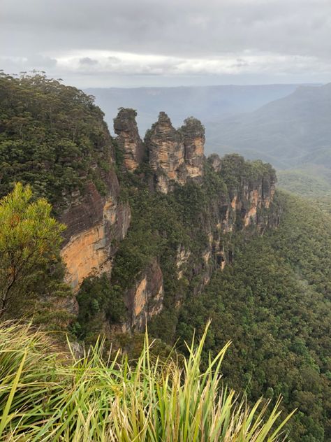 Blue Mountains, Australia Australian Landscapes, Sydney Photography, Blue Mountains Australia, Travel 2024, Blue Mountains, Three Sisters, Blue Mountain, Future Life, Life Is Beautiful