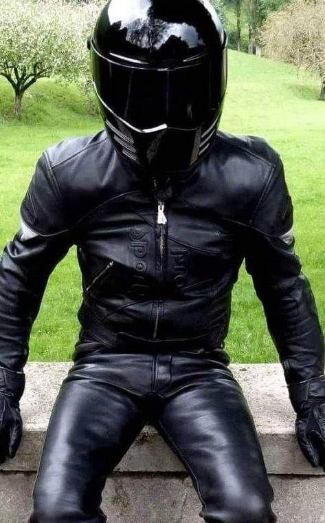 pubird Motorcycle Suits Men, Motorcycle Leathers Suit, Bike Suit, Motorcycle Guy, Leather Fashion Men, Hot Biker Guys, Bike Leathers, Motorbike Leathers, Mens Leather Clothing